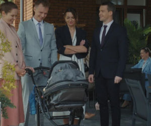 M jak miłość odc.1896. Sławek (Maciej Zuchowicz), Agata (Lidia Pronobis), Martyna (Magdalena Turczeniewicz), Jakub Karski (Krzysztof Kwiatkowski)