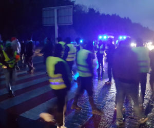 To żenada, żeby polityka  rządziła sportem! Kibice w obronie GKS Bełchatów wyszli na ulicę!