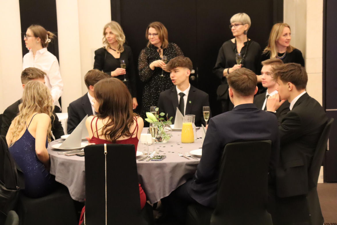 Studniówka V Liceum Ogólnokształcące w Poznaniu -