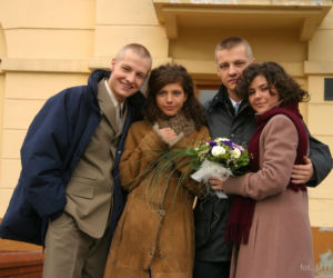 M jak miłość. Anka (Weronika Rosati), Piotrek (Marcin Mroczek), Kinga (Katarzyna Cichopek), Paweł (Rafał Mroczek)