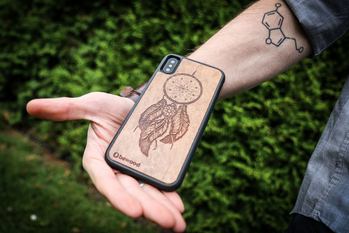 Drewniane etui na telefon