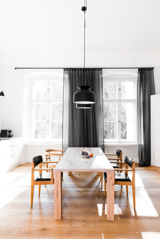 Bauhaus we wnętrzu: nietypowe połączenia w domu pod Berlinem