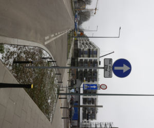 Absurd na Grochowie. Zapomnieli o wiatach, więc nie uruchomili autobusu
