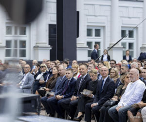 Narodowe czytanie z Karolem i Martą Nawrockimi