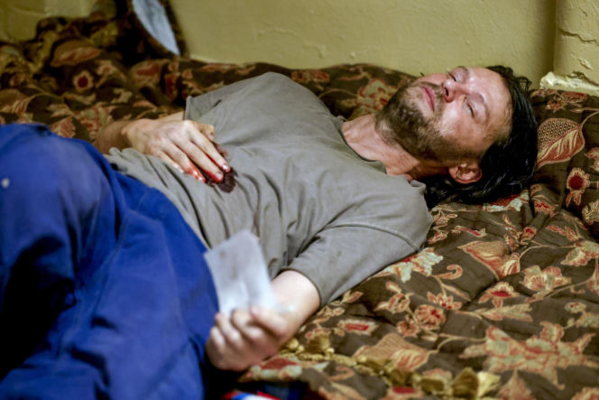 Mateusz Kościukiewicz jako Paweł w "Pierwszej miłości"