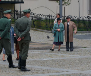 Na planie zdjęciowym do serialu „Wojenne Dziewczyny”