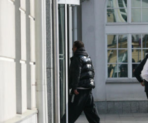 Michał Koterski z dziewczyną na spacerze