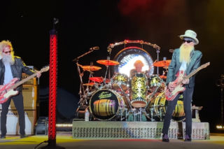 Kilka dni po śmierci Dusty'ego Hilla, ZZ Top wrócili na scenę. Jest nagranie z tego wydarzenia