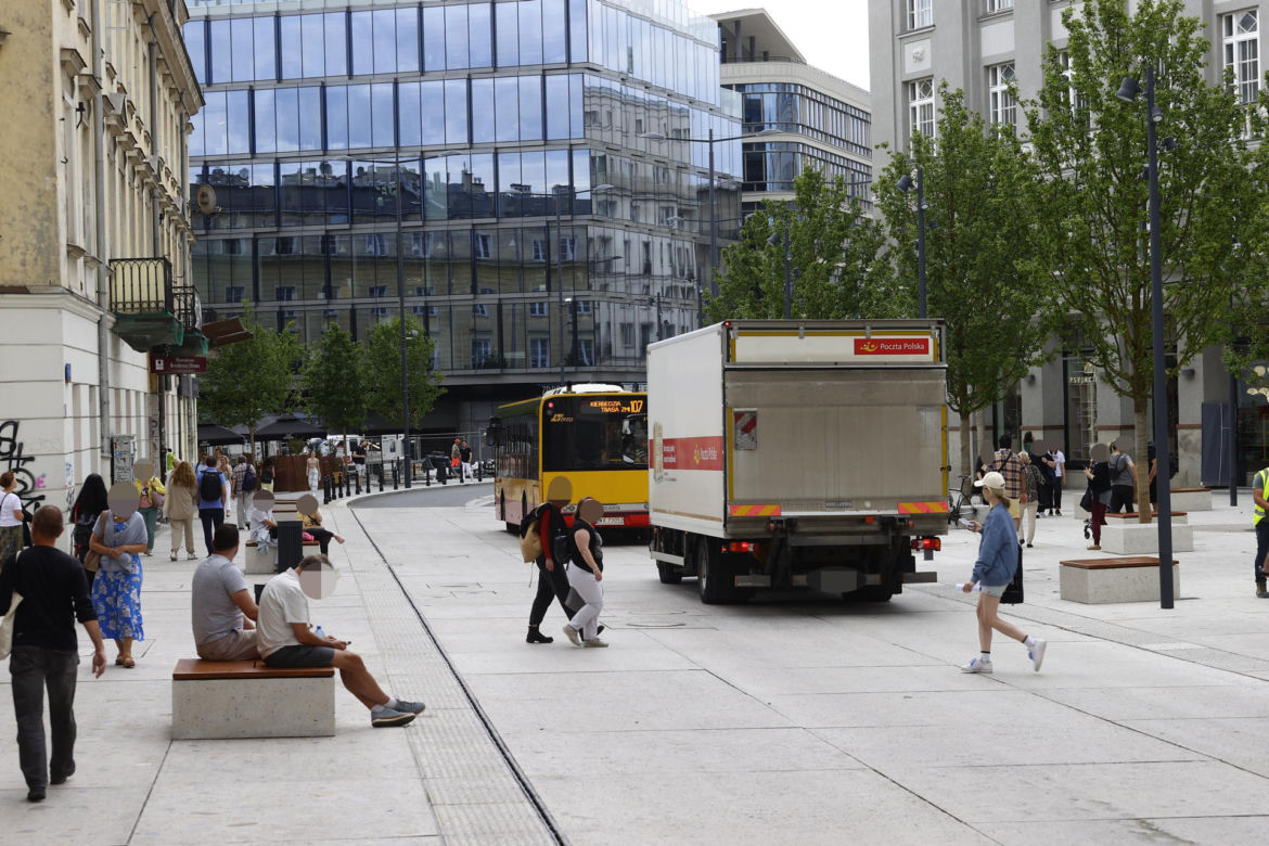 Czy Plac Pięciu Rogów pomoże ożywić okolicę? Pustostany w centrum Warszawy