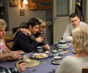 M jak MIŁOŚĆ.Barbara (Teresa Lipowska), Marek (Kacper Kuszewski), Małgosia (Joanna Koroniewska), Tomek (Andrzej Młynarczyk)