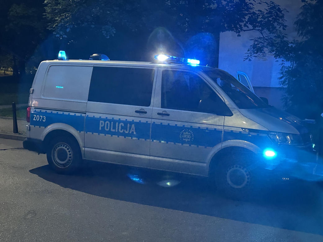 Runęła z 9 pietra w bloku na Mokotowie. Nie było szans na ratunek, kobieta nie żyje
