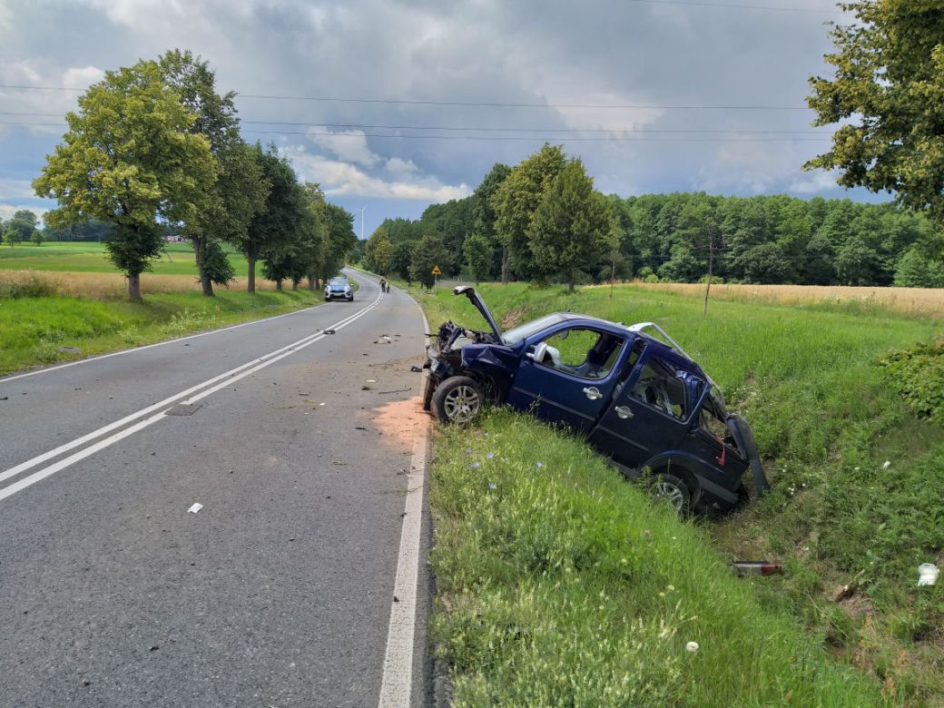 33-latek zginął przez lusterko? Przerażający wypadek pod Działdowem! [ZDJĘCIA]