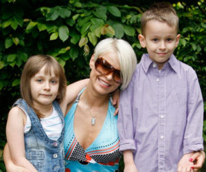 Z córką była w TV. Teraz Mandaryna zabrała na ściankę syna. Tak dziś wygląda 23-letni Xavier