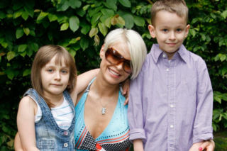 Z córką była w TV. Teraz Mandaryna zabrała na ściankę syna. Tak dziś wygląda 23-letni Xavier