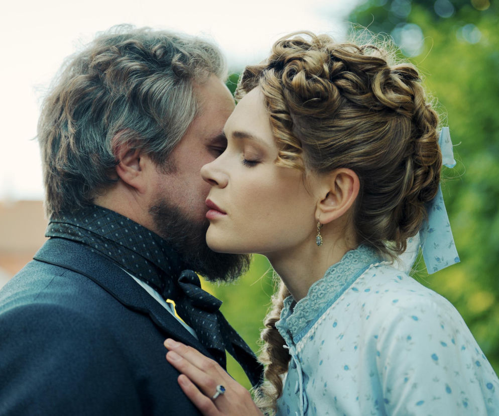 Bliskie ujęcie Stanisława Wokulskiego i Izabeli Łęckiej. O nowym filmie Lalka i quizie przeczytasz na stronie Eska.