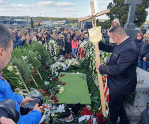 Poseł Łukasz Litewka spoczął w honorowym miejscu