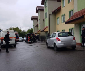 Bochnia: Mężczyzna zabarykadował się w bloku i grozi jego wysadzeniem