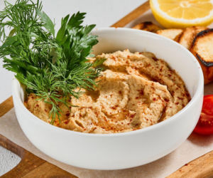 Ta pasta z białej fasoli podbija kubki smakowe – jeden składnik daje efekt jak z restauracji