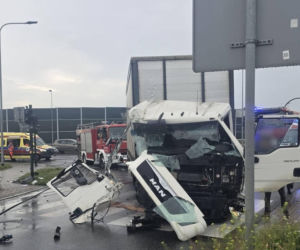 Kraksa osobówki z ciężarówką w Krakowie. Duże utrudnienia