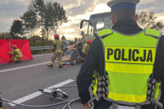 Wjechały prosto pod autobus pełen  pasażerów! Dwie kobiety nie żyją
