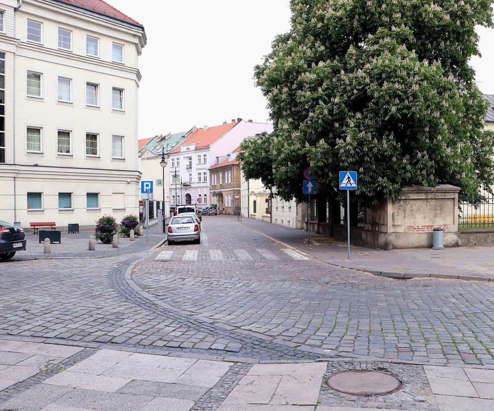 DUŻE utrudnienia dla kierowców w Kaliszu. Rusza przebudowa jednej z ulic! 