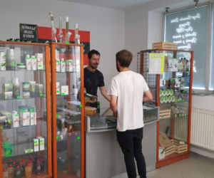 Pierwszy legalny coffee shop w Bydgoszczy - reporter Radia ESKA odwiedził to miejsce