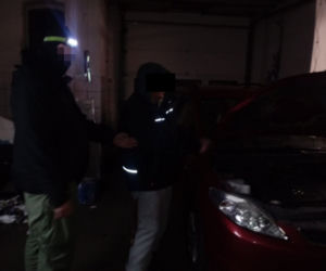 Policjanci odzyskali 6 kradzionych samochodów i motocykl, 2 osoby usłyszały zarzuty