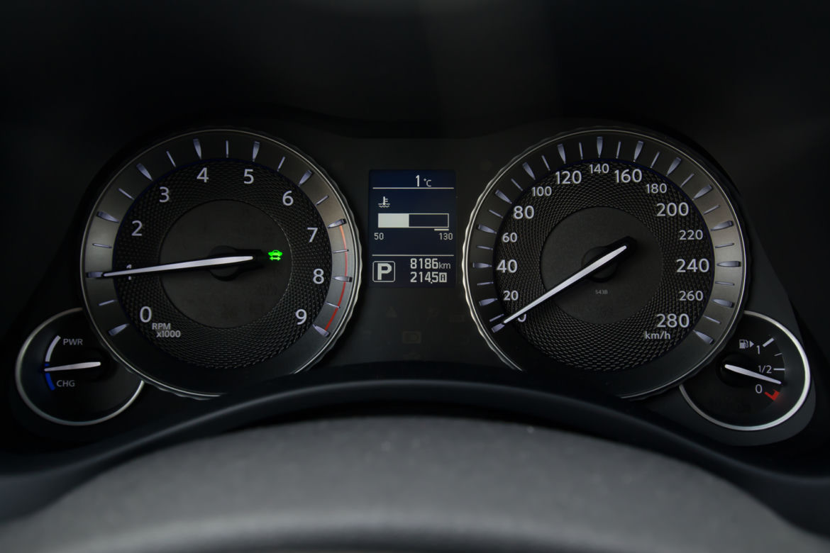 Infiniti Q70h Premium Tech
