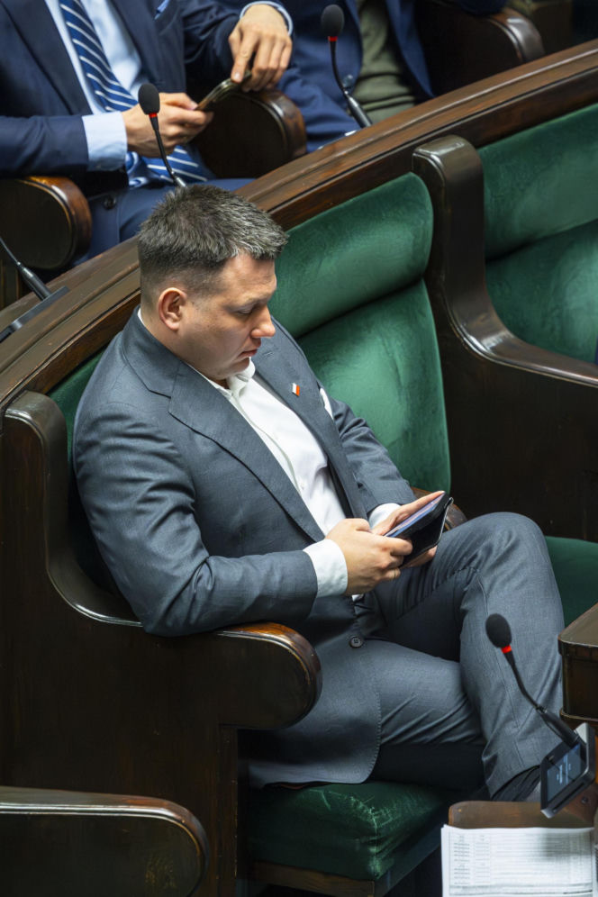 Sławomir Mentzen na zakupach w galerii