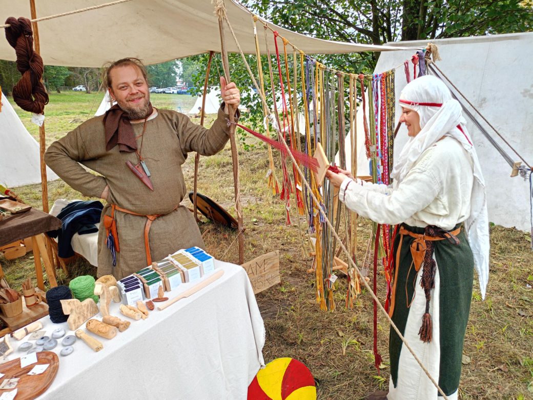 Odbywający się w Mrozach Festyn Archeologiczny to wydarzenie, które z roku na rok przyciąga coraz więcej umieszkańców regionu i turystów