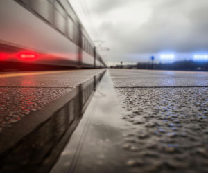 17-letni Dominik przytrzaśnięty przez pociąg. Kto odpowie za koszmar na peronie?