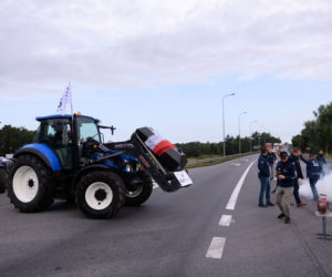 Wściekli rolnicy wyszli na drogi