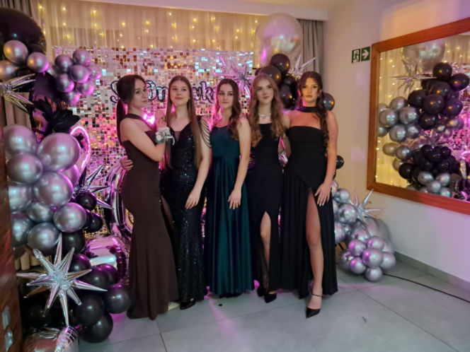 Studniówka 2026 maturzystów ZSTM w Skarżysku-Kamiennej