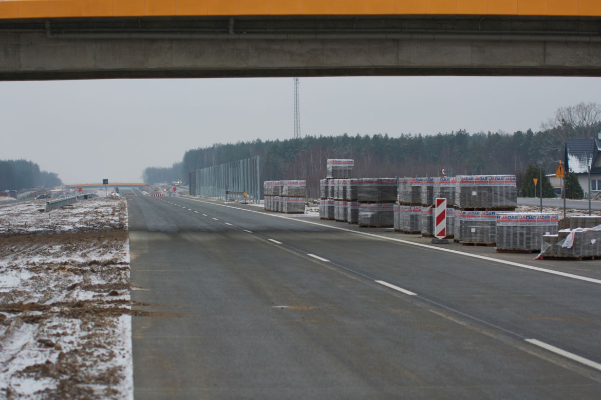 Kolejny odcinek S17 rośnie w oczach. 25 km w 13 minut – po betonie