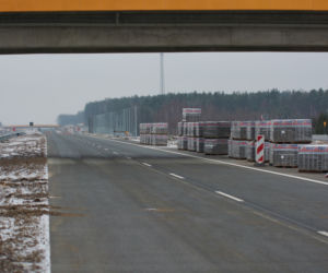 Kolejny odcinek S17 rośnie w oczach. 25 km w 13 minut – po betonie