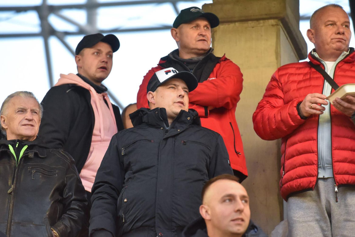 PRES Grupa Dewloperska Toruń - Abramczyk Polonia Bydgoszcz, zdjęcia kibiców i zawodników z pożegnania Adriana Miedzińskiego