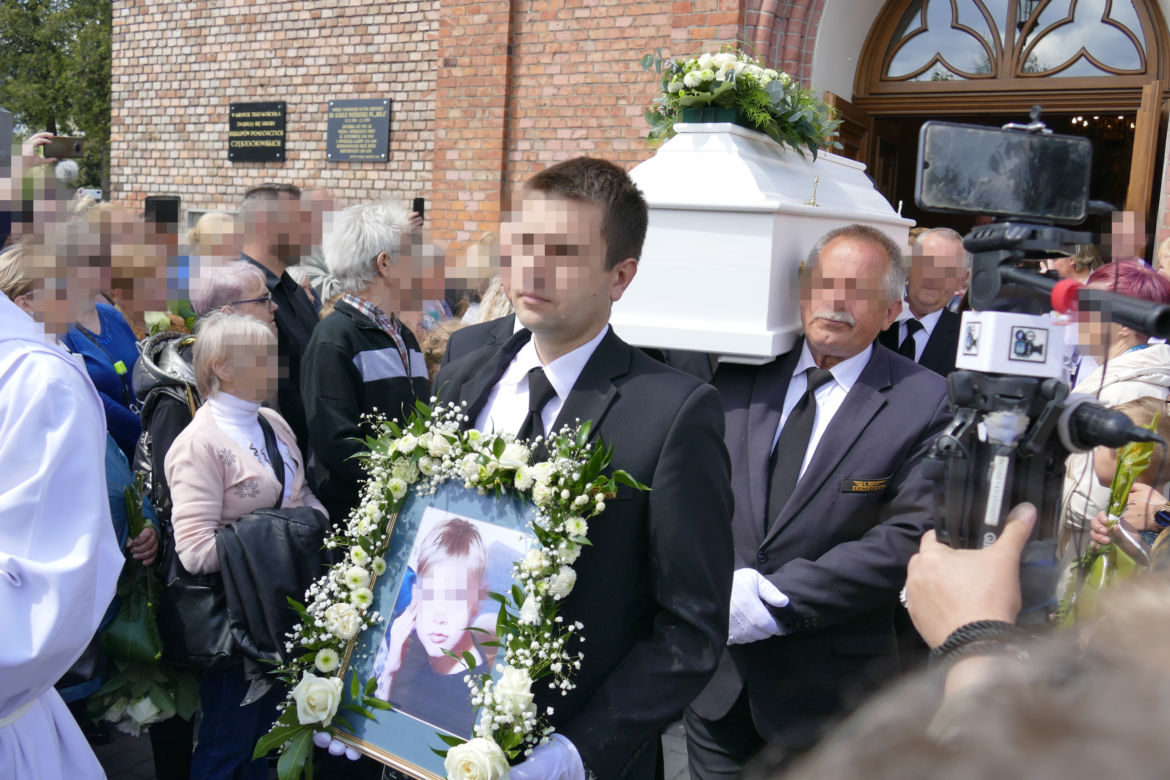 Tyle kosztował pogrzeb Kamilka z Częstochowy. 6 tys. zł za grób, 800 zł dla księdza