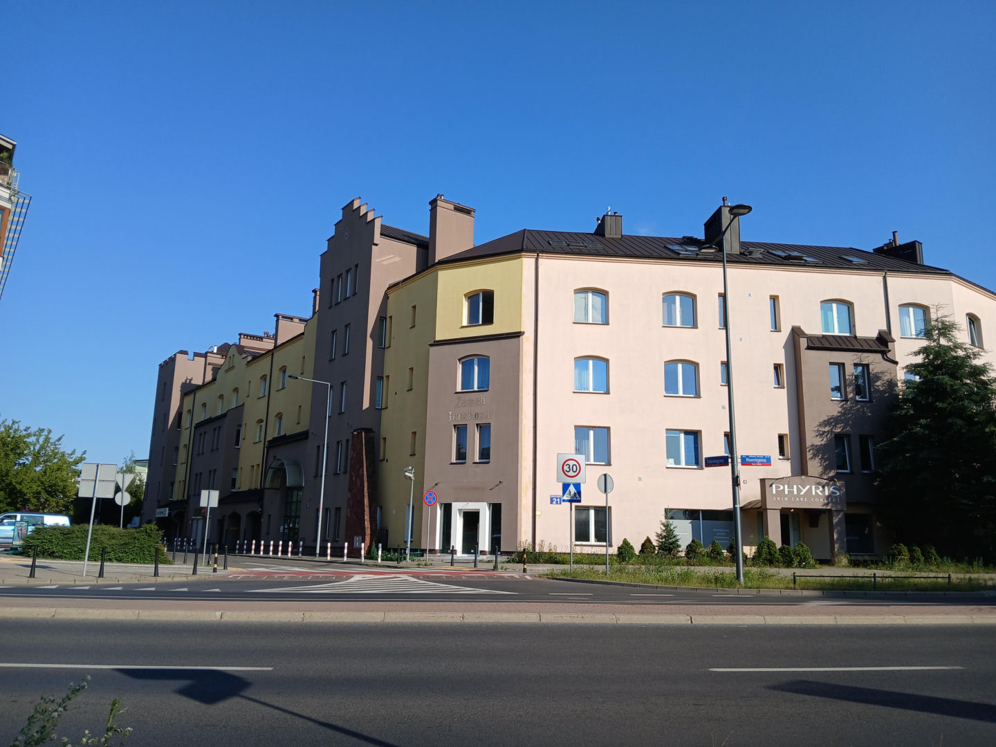 Blok Zamek Imieliński przy ul. Makolągwy w Warszawie