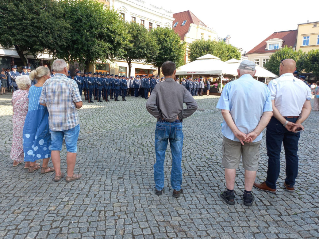 Trwają obchody Święta Policji w Lesznie. Świętują policjanci i policjantki