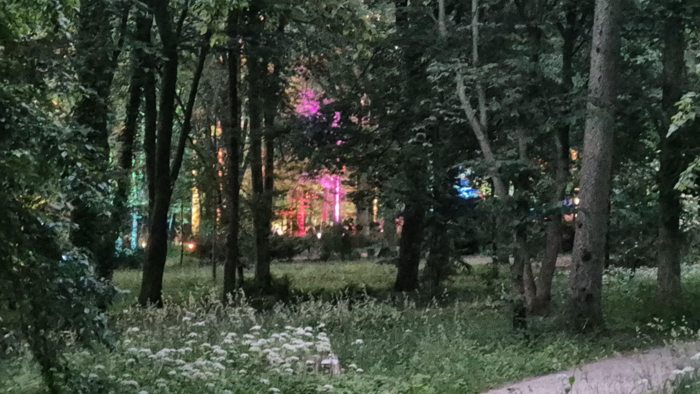 Olsztyn zamienił się w magiczną krainę. Park Świateł przyciągnął tłumy!