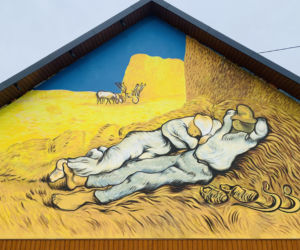 Kolorowe domy inspirowane twórczością Vincenta van Gogha zamieniły wieś liczącą zaledwie stu mieszkańców w prawdziwą atrakcję turystyczną