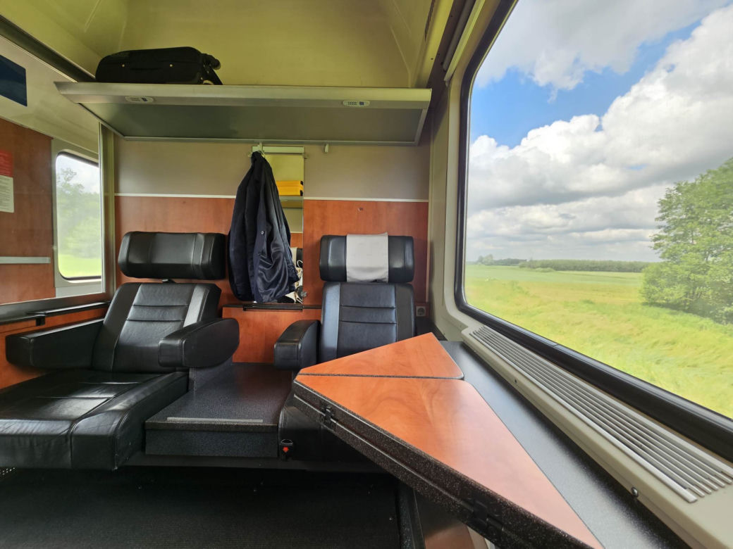 Miał być pociąg panoramiczny, przyjechał zwykły [GALERIA]