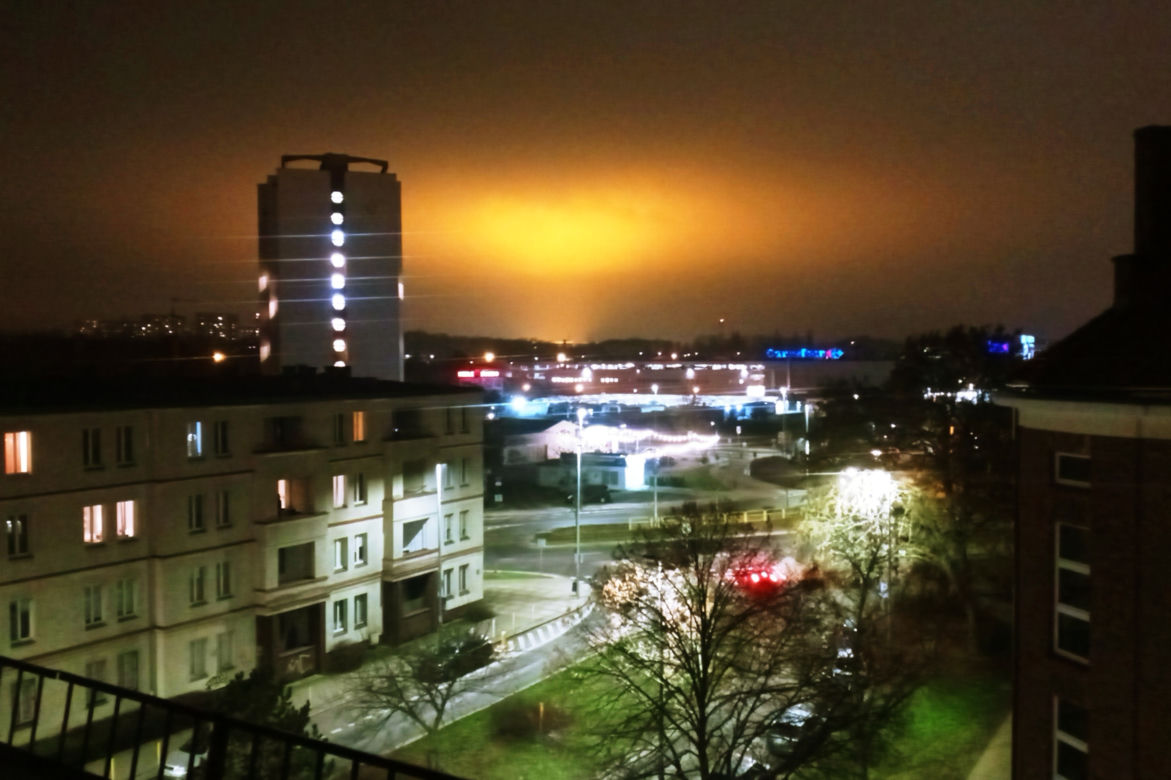 Pomarańczowa łuna nad Szczecinem