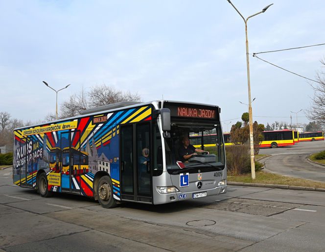 Szukasz pracy? Zrób bezpłatny kurs w MPK Wrocław i zostań kierowcą autobusu miejskiego