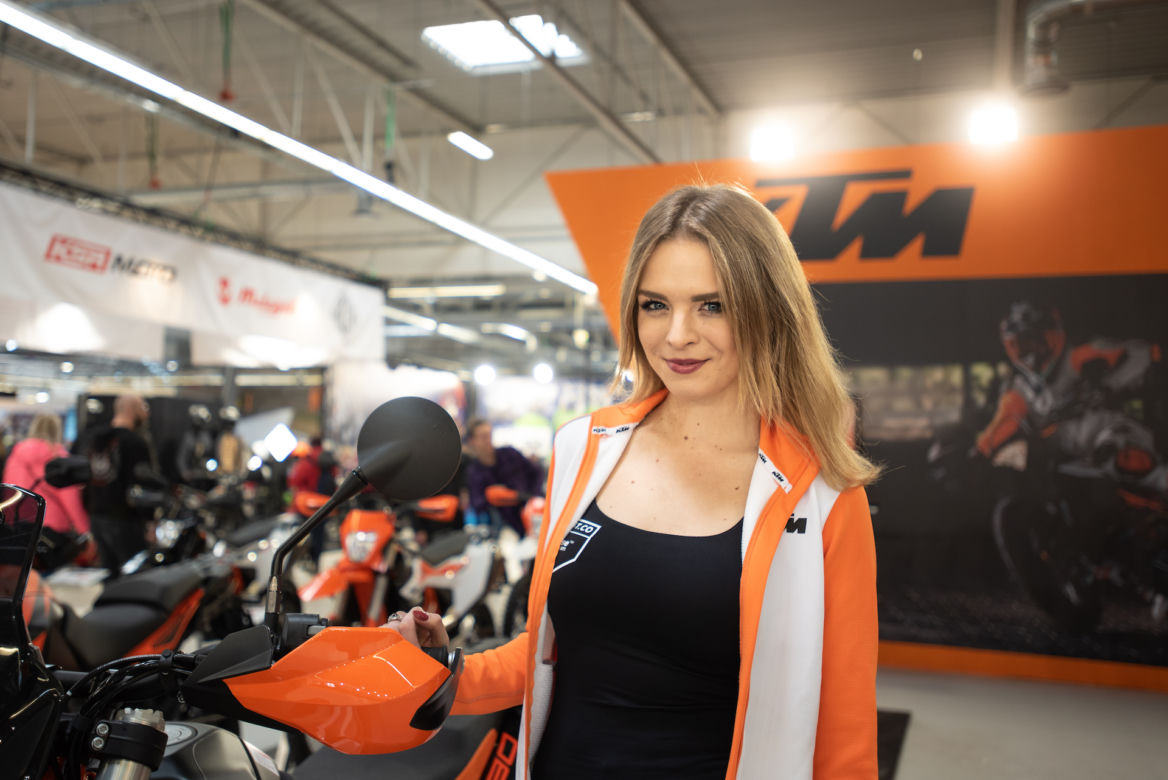 hostessy na Warsaw Motorcycle Show 2019 - GALERIA