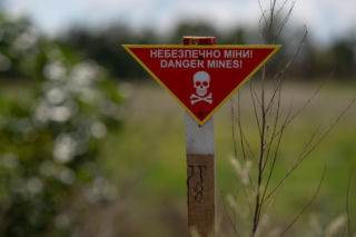 Ukraina walczy z niewidzialnym wrogiem. Kijów apeluje do NATO o wsparcie w rozminowywaniu