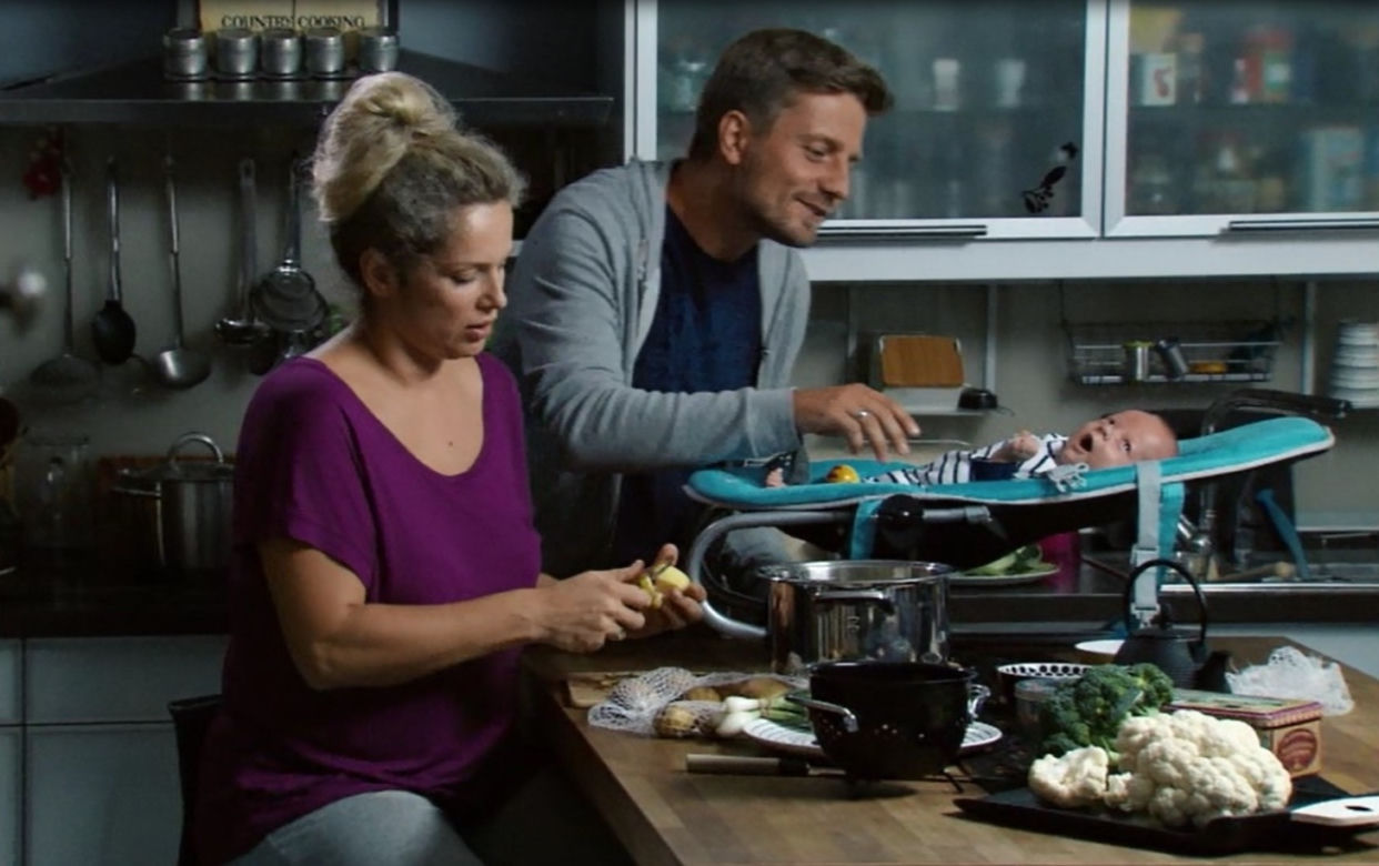 Przyjaciółki 6 sezon odc.70. Patrycja (Joanna Liszowska), Mikołaj (Alan Żaboklicki), Michał (Marcin Rogacewicz)