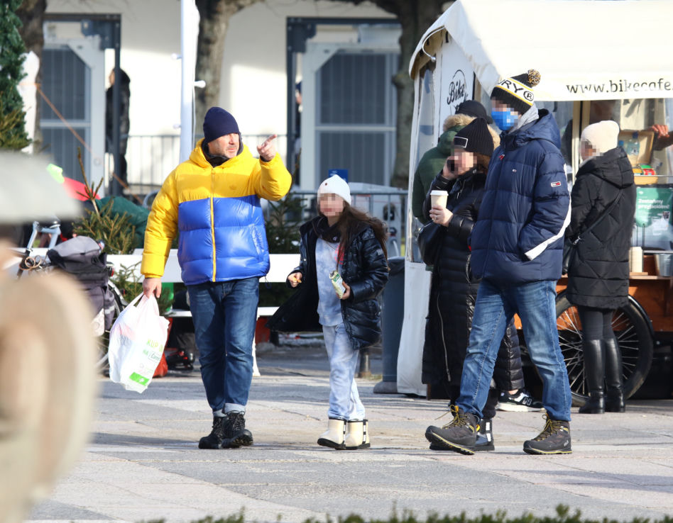 Piasek parkuje na miejscu dla niepełnosprawnych