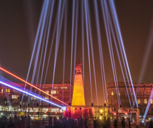 Pokaz laserów na placu Wolności