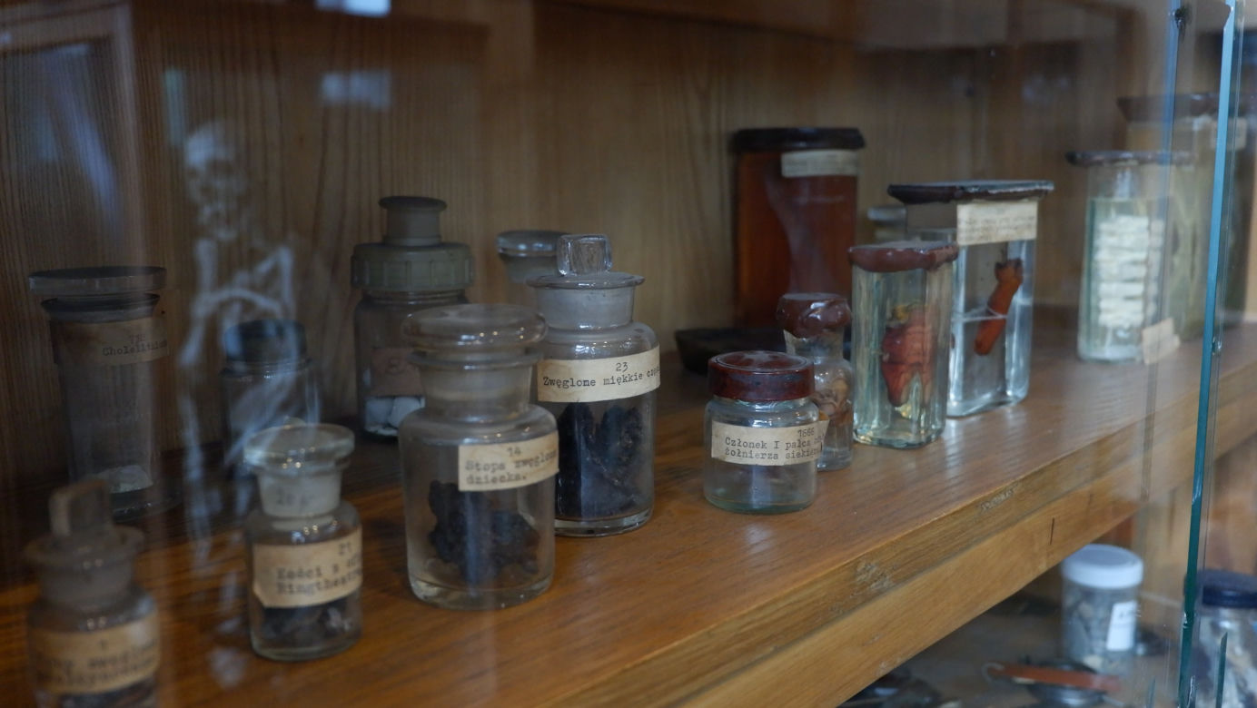 "Muzeum" Zakładu Medycyny Sądowej w Krakowie. Tu przechowuje się narzędzia głośnych zbrodni [ZDJĘCIA]